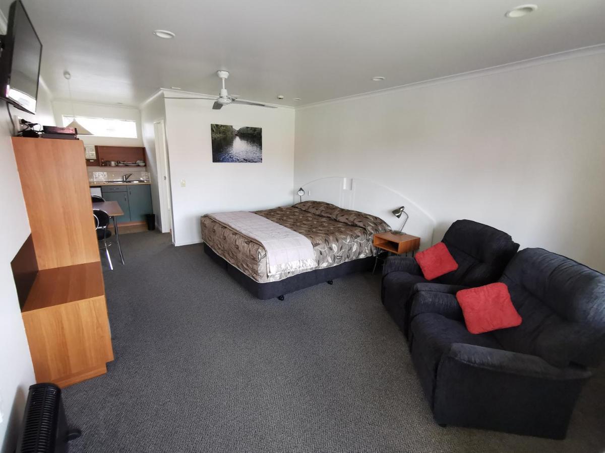 Bks Egmont Motor Lodge New Plymouth Exterior photo
